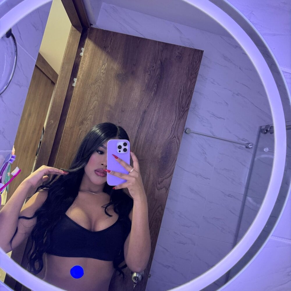 free6cams.com zoesalazar livesex profile in co cams