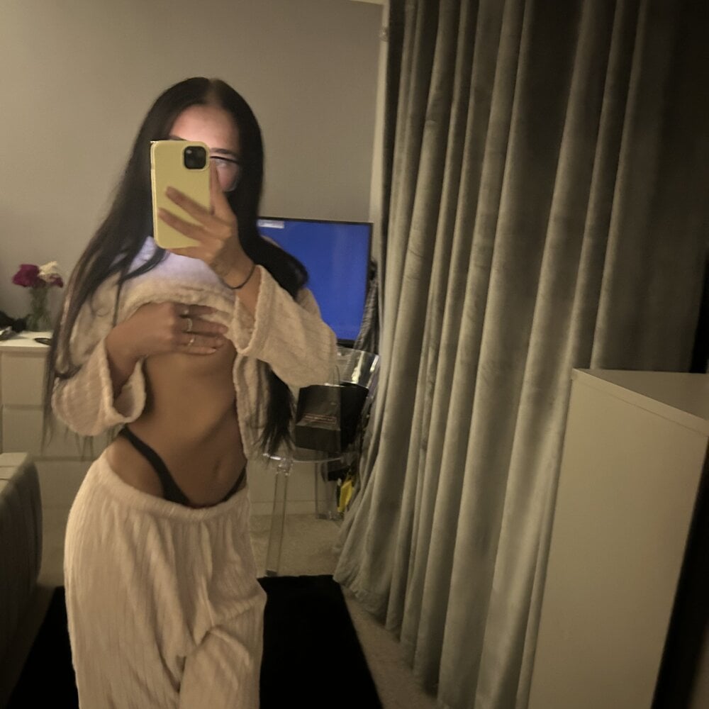 elivecams.com spicy-rosie20 livesex profile in u cams