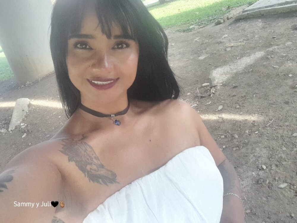 livesexr.com samantha_gomez29 livesex profile in at-at cams