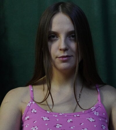 Image 1 of Violetwin, female webcam model,  years old, on live webcam