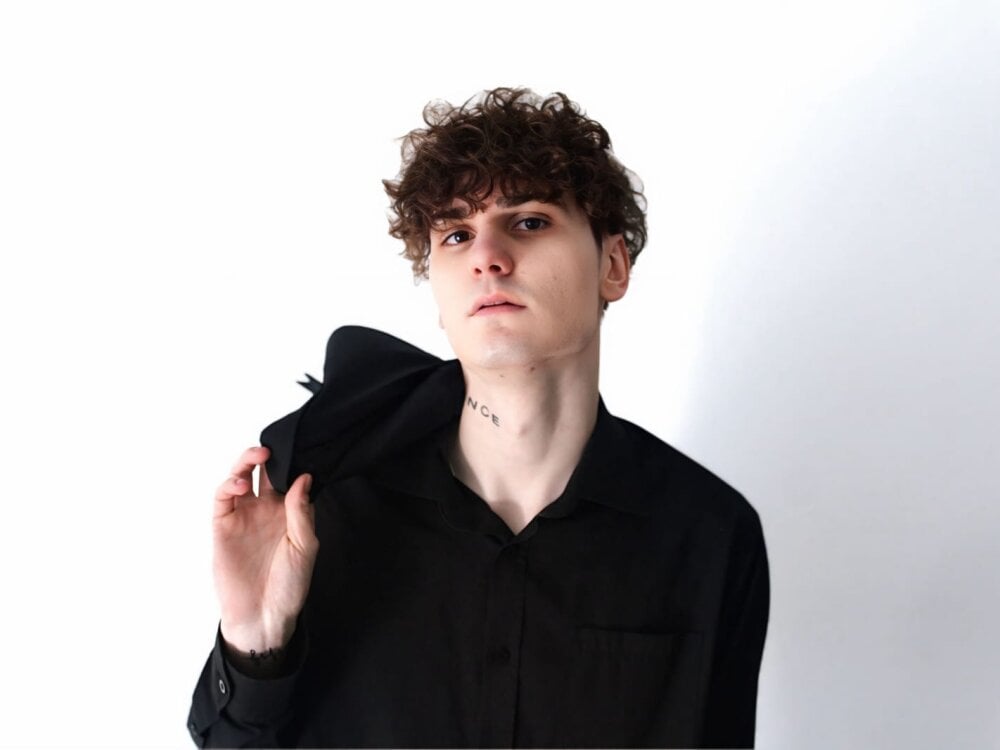 nick_phillip from stripchat