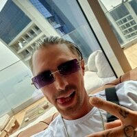 dennis1590's webcam live show