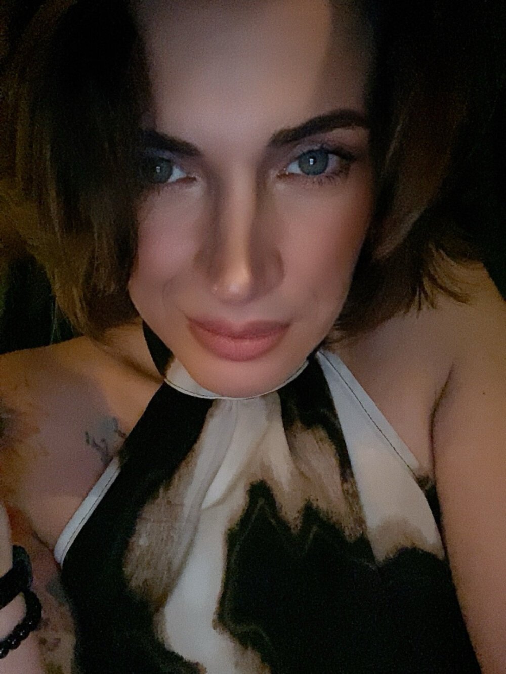 Live sex webcam photo for Vixen_XO #290088444