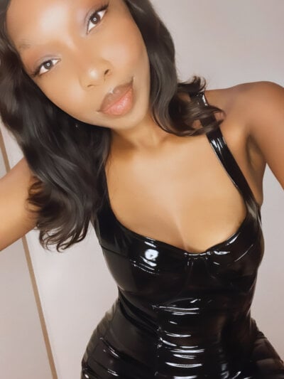 BellaRosex_x on StripChat