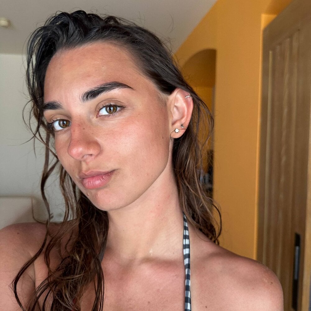 6livesex.com patwork livesex profile in white-hair cams