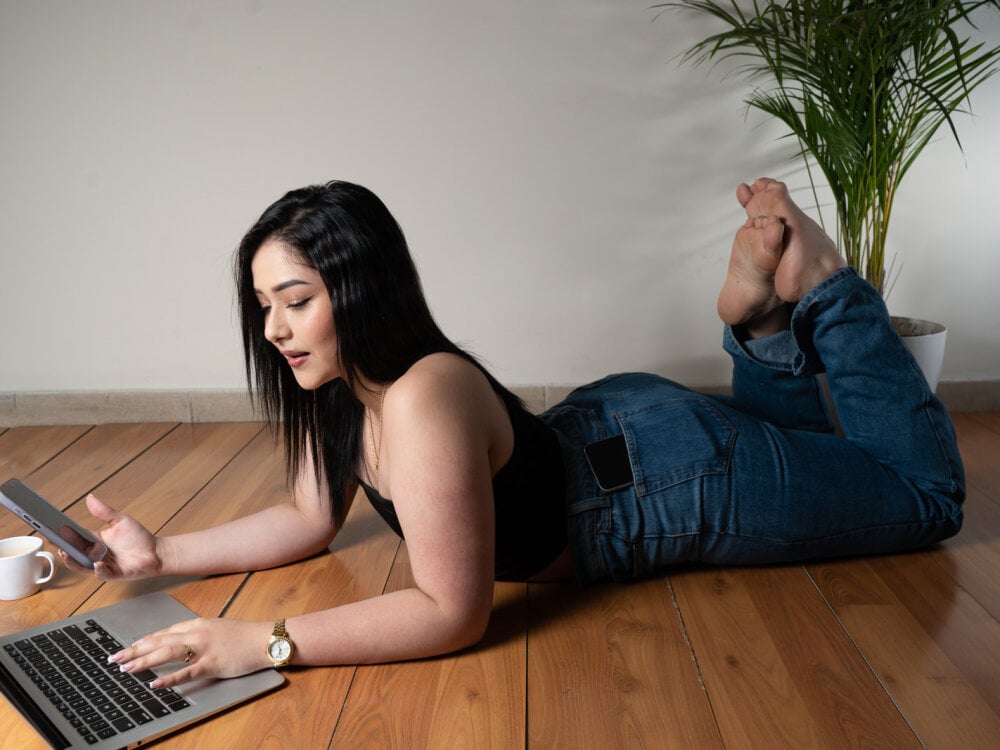Cam girl DahliaMoore