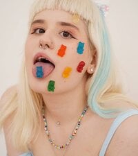 ElleFening's Offline Chat Room