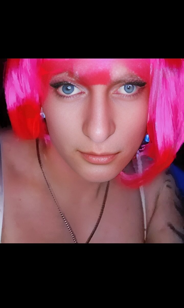 hellgirl1980 from stripchat