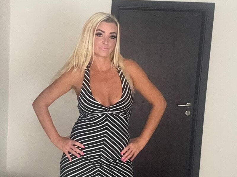 ashley_nielsen from stripchat