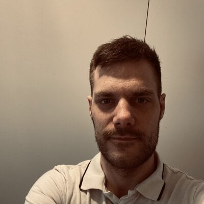 Em_Jo Male White Cam Striptease