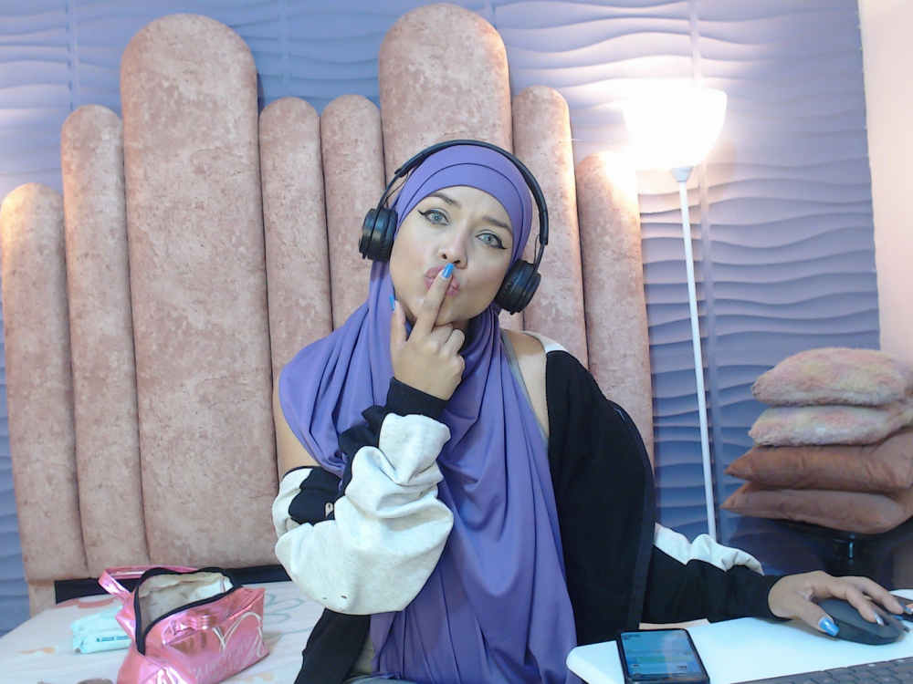 amiraali_'s Offline XXX Chat