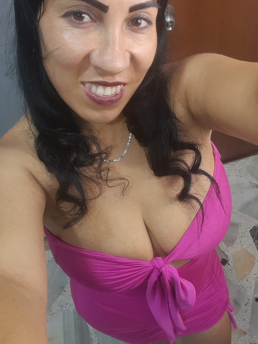 sexcam3d.net amberjoymilf livesex profile in between-the-possible-and-the-unforgettable cams