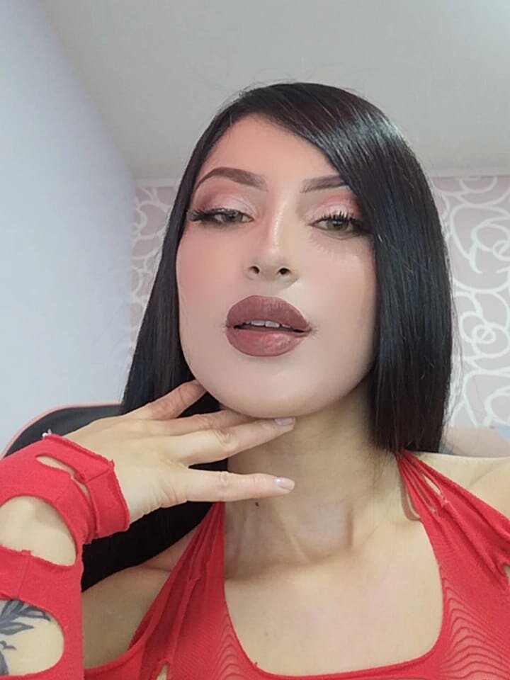 lia_rouse_ch1's Offline XXX Chat