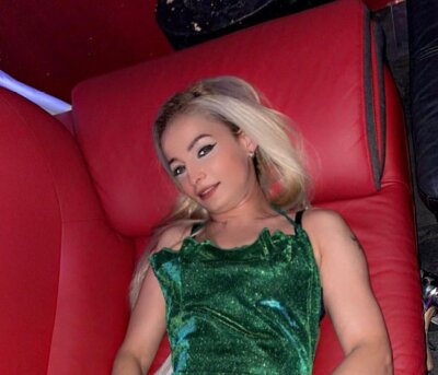 emilyperry1 from stripchat