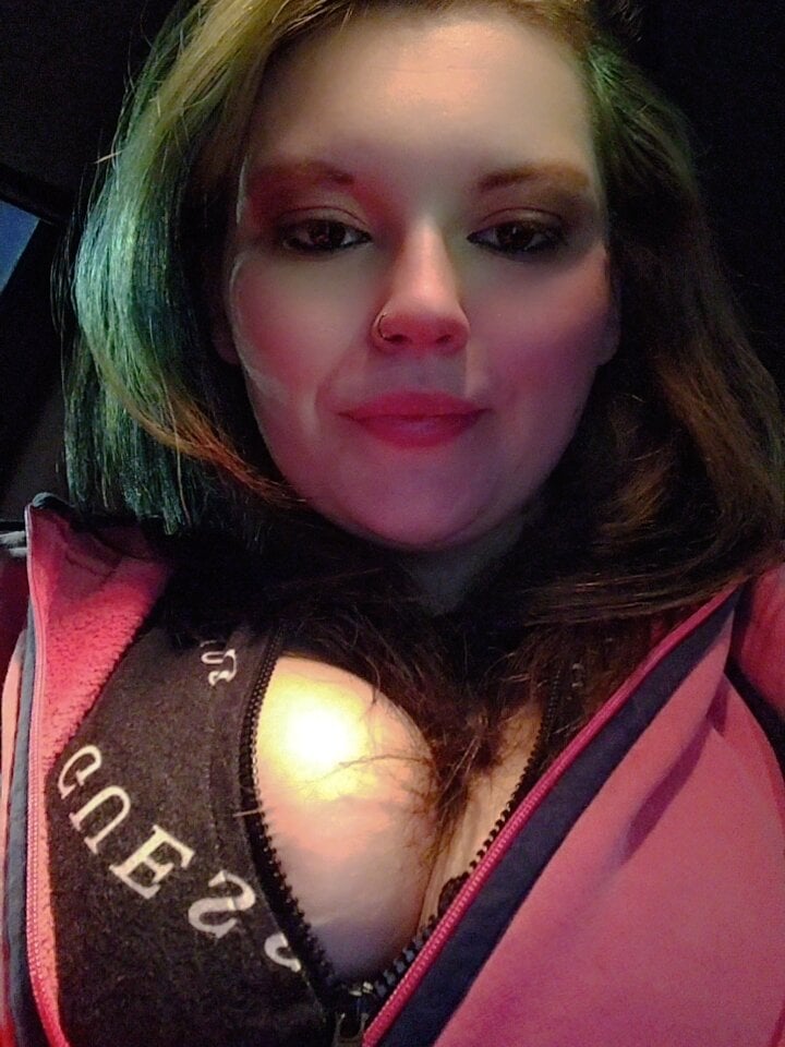 Live sex webcam photo for rayybabyy98 #289944179