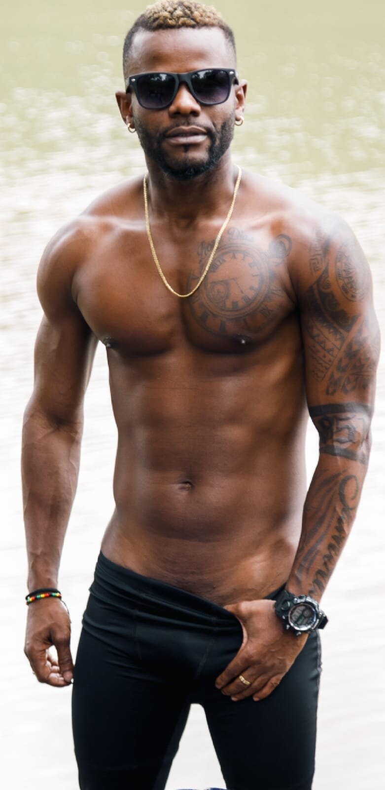 Santi_Black