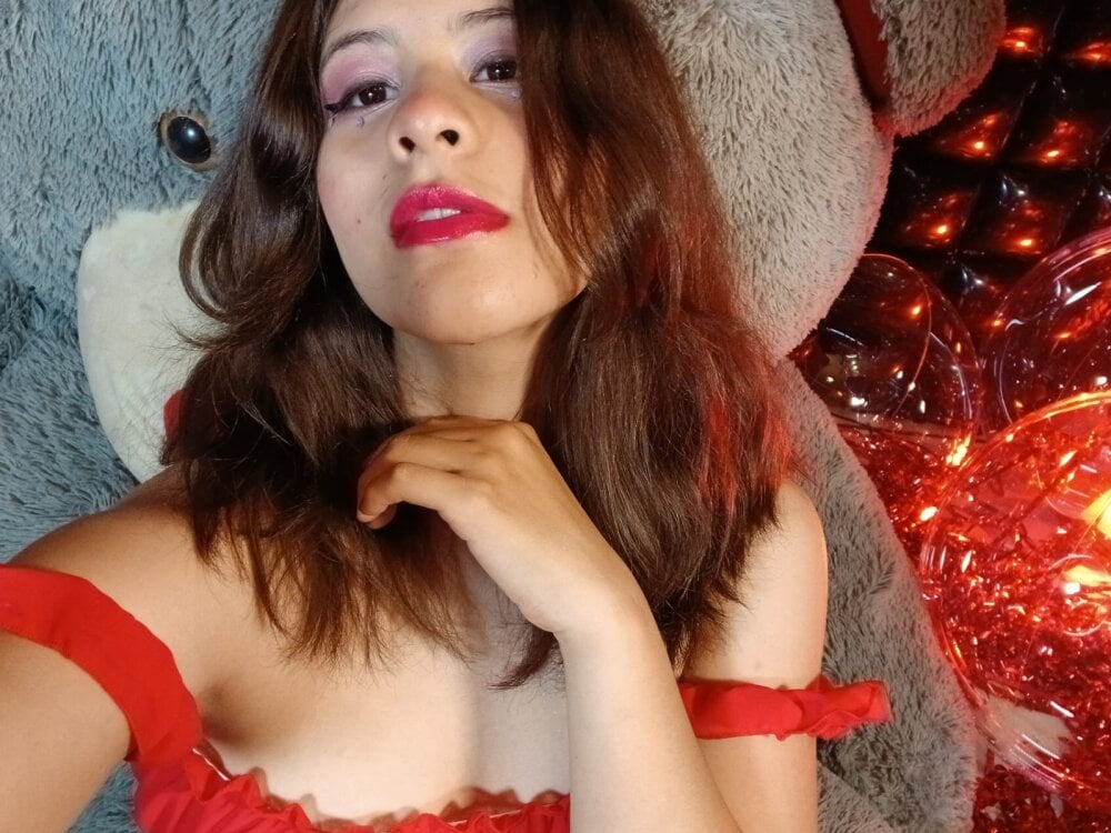 show2cam.com dakota021 livesex profile in italian cams