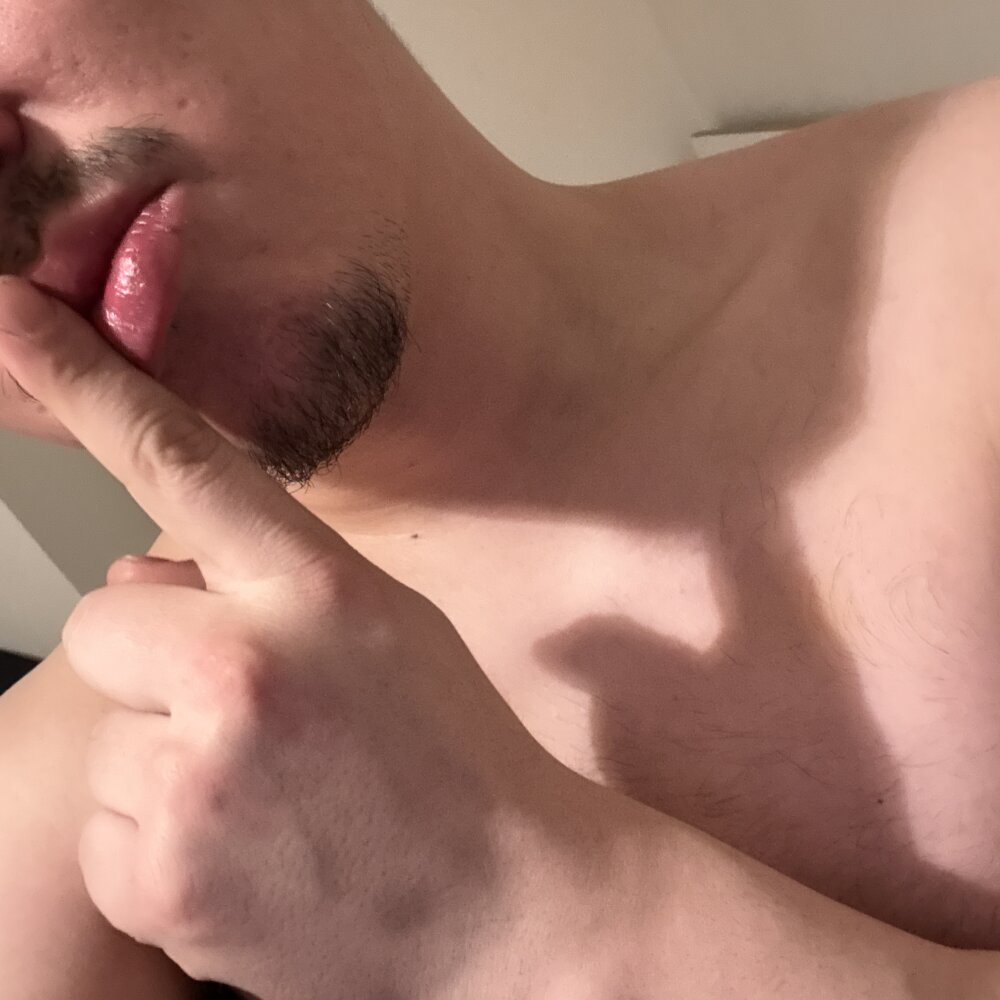 Shadowcum2000's Offline XXX Chat