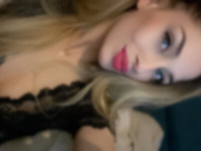 Lolitaxlola on StripChat