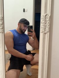 Musclero's Offline XXX Chat