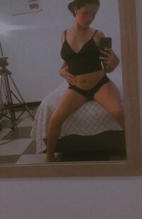 dulceemariia_'s Offline Chat Room