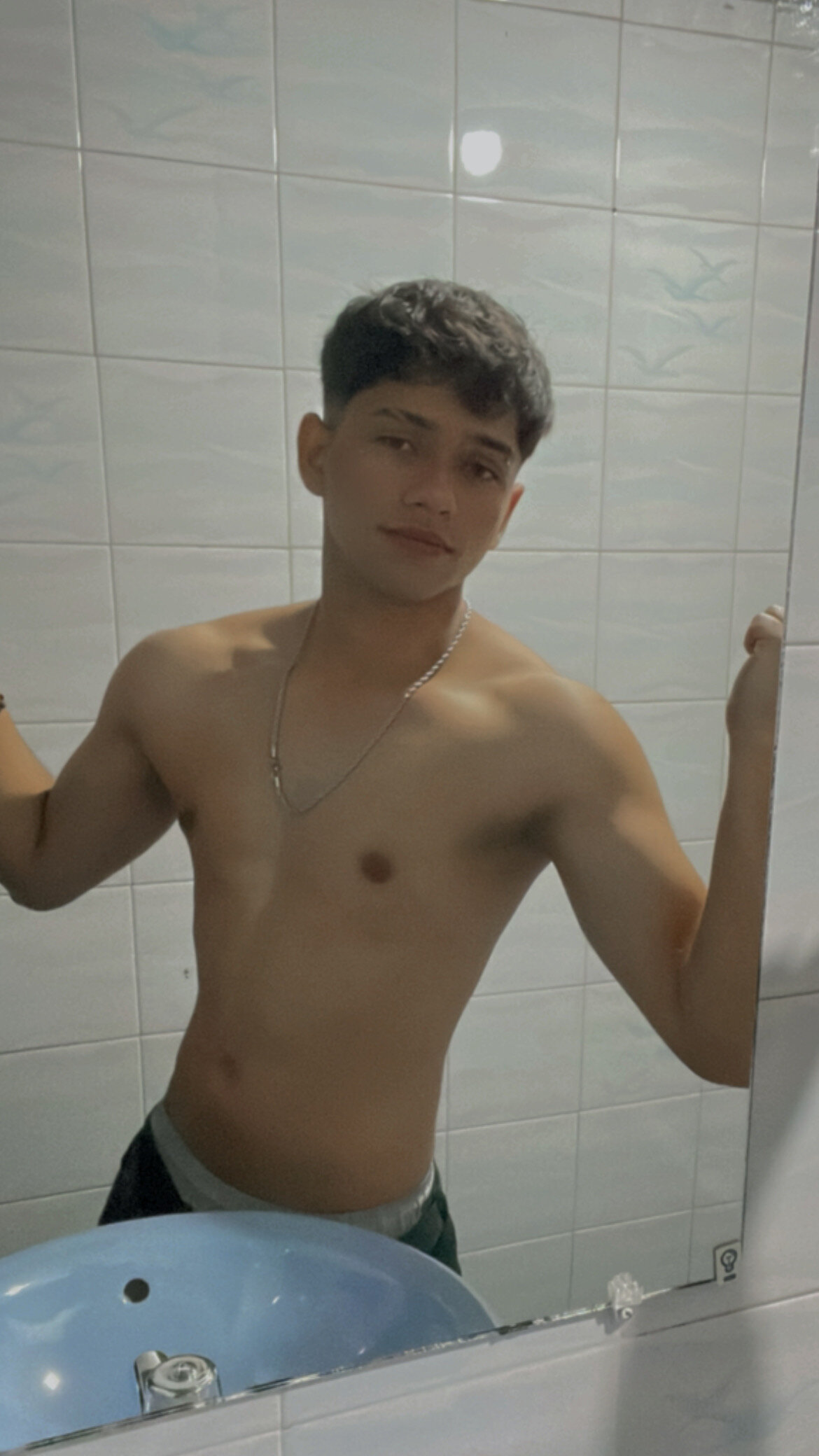 Aleck_2002