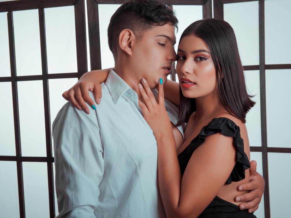 MikeAndMia's Offline Chat Room