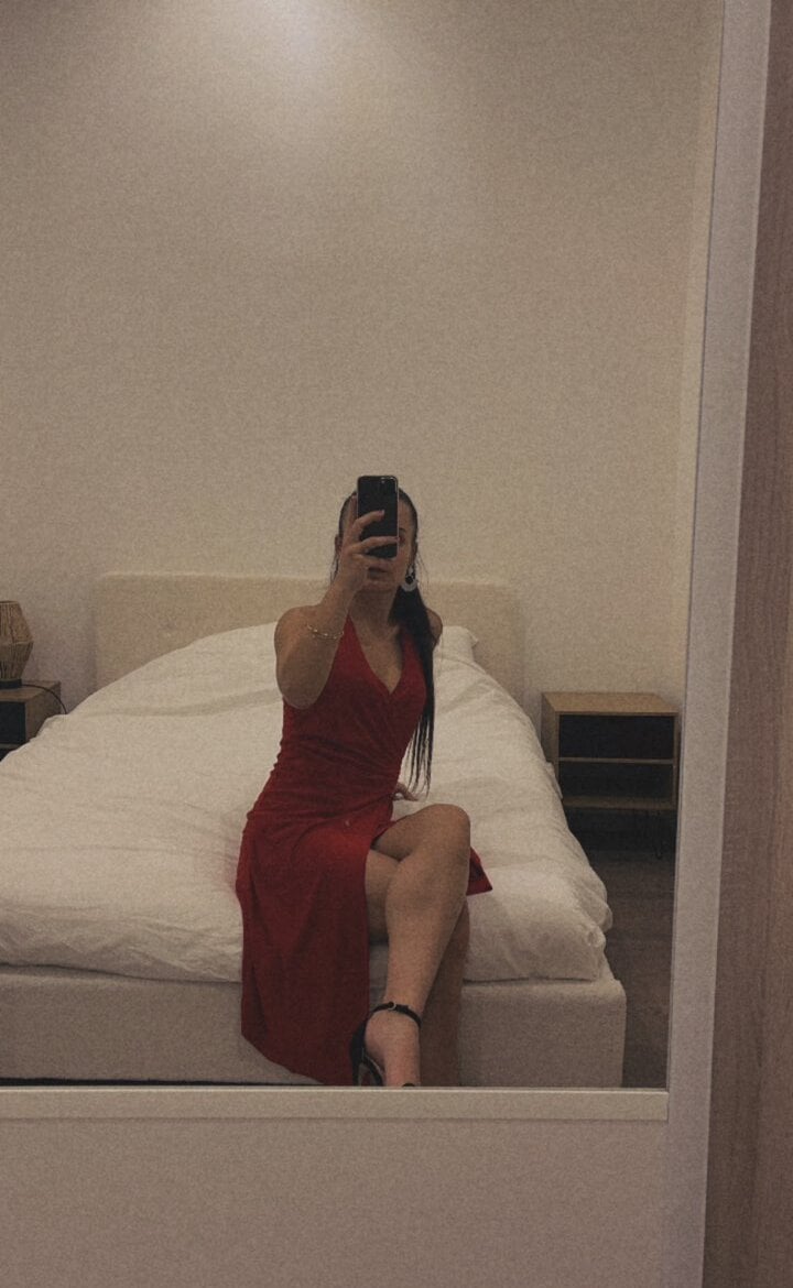 stripchat mia5000 webcam profile pic via livesextrans.com