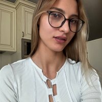 MaudEasley's Offline Chat Room