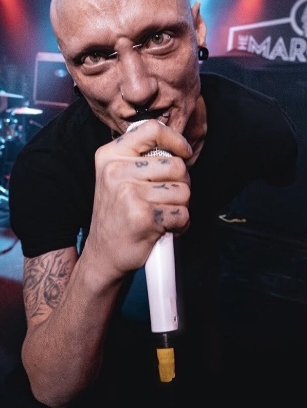 HeavyPinch33 Offline XXX-Chat