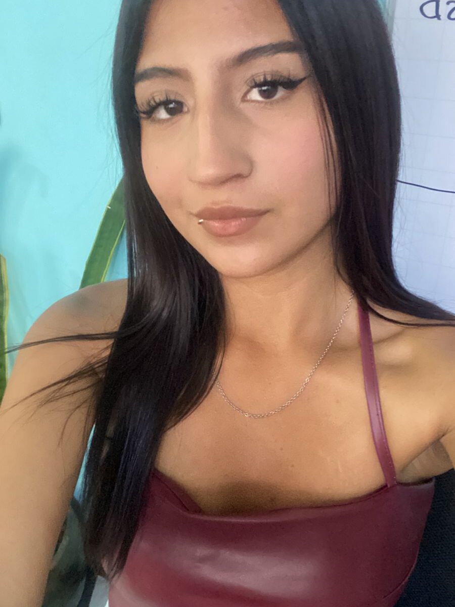 cheapadultsexcams.com carina_lopez707rs livesex profile in straight-from-the-stars cams