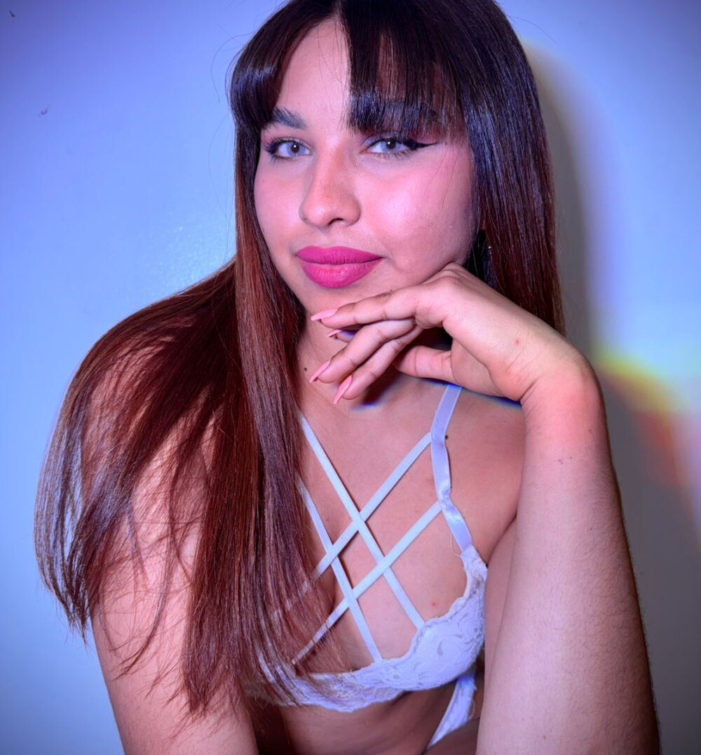 onaircams.com miss_charlotte78 livesex profile in bisexual cams