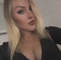 LovesomeSteady's Offline Chat Room