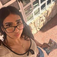 nealie_20's Offline XXX Chat