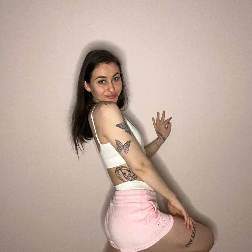 stripchat alice_blissful webcam profile pic via watchgirlcam.com