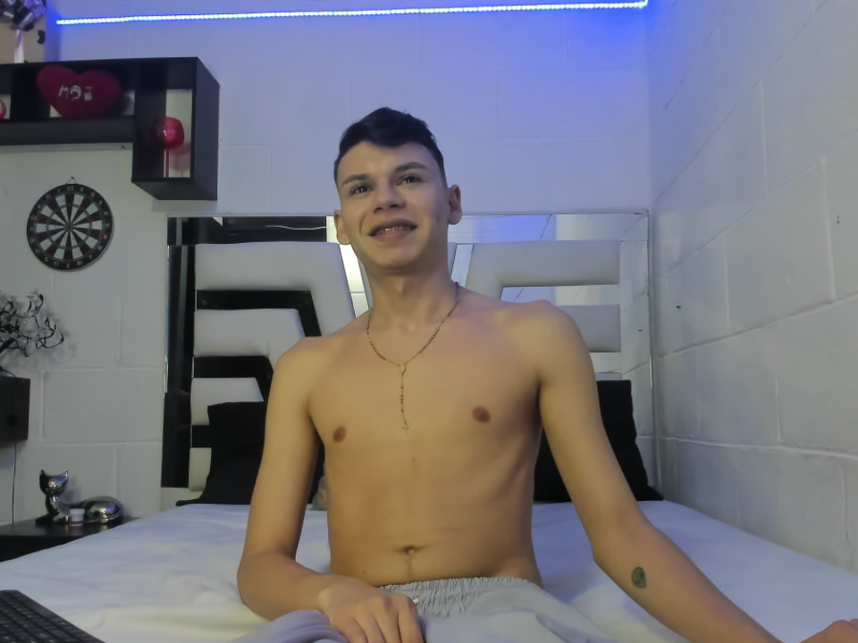 Live sex webcam photo for macg_bigcock #292160029