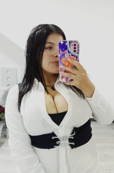 CurvyJulieth - colombian young