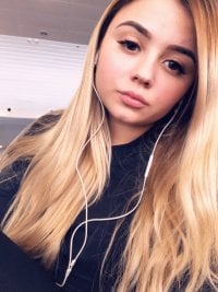BestMissDior's Offline Chat Room