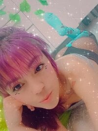 Lucy_Pettite's Offline Chat Room