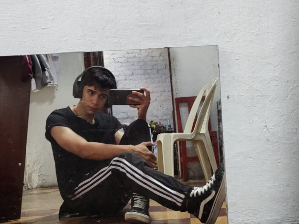 Zacktk7 Chat XXX offline