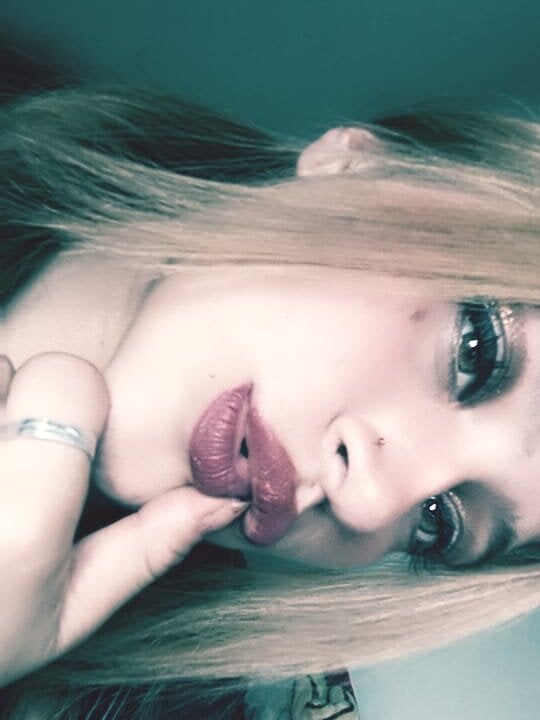 stripchat melodyy_anal webcam profile pic via glamcambabes.com