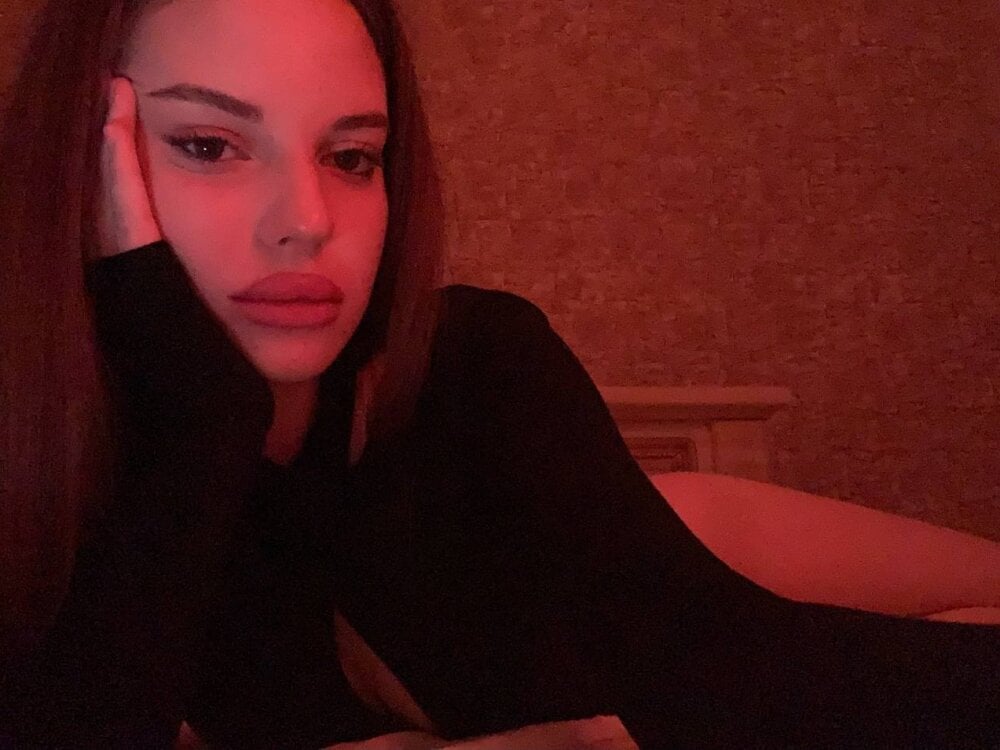 Dinastone