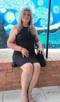 Adriana_Prettie élő XXX-chatje