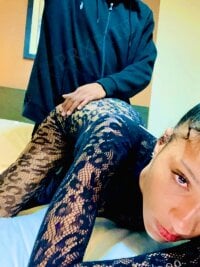 UrSyre's webcam live show