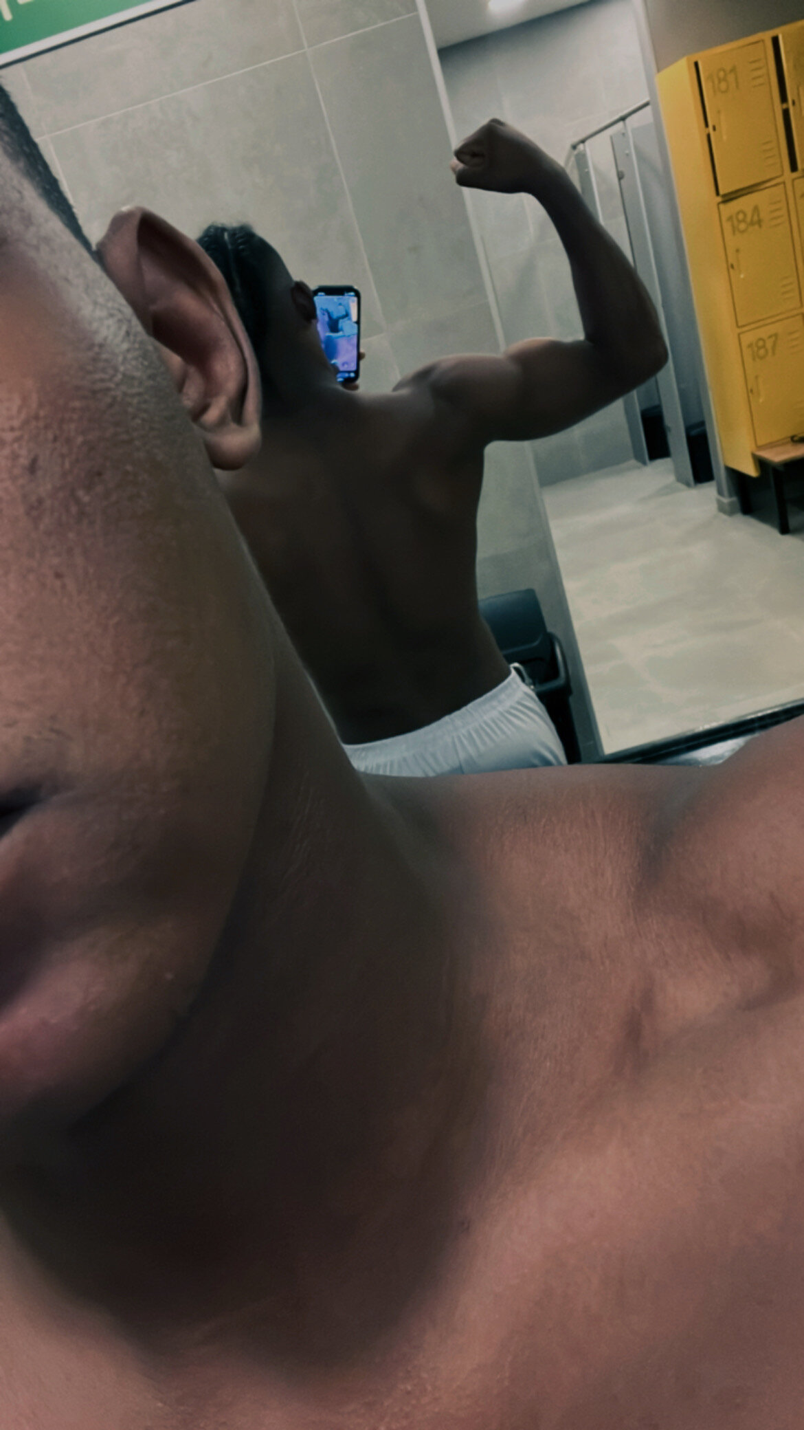 strem_fitblack