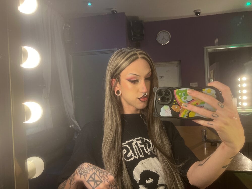 gothfemboi profile