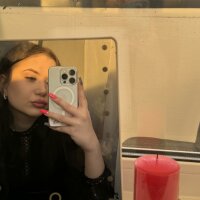 TrishaJeen's Offline Chat Room