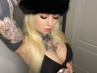 InkedMetalBarbie's Offline Chat Room
