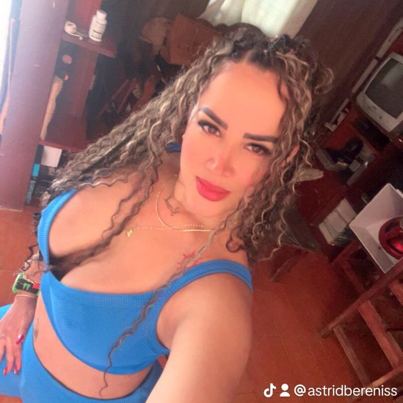 naomi_07 from stripchat