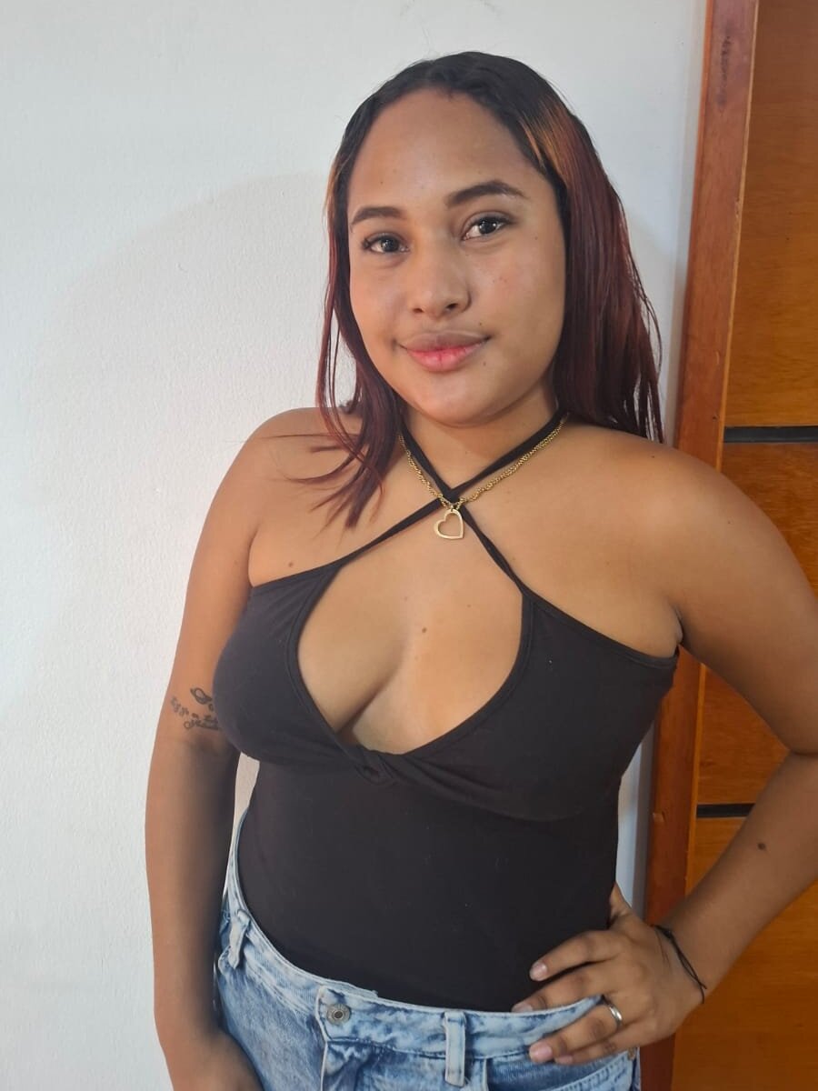 paola_larson_ profile